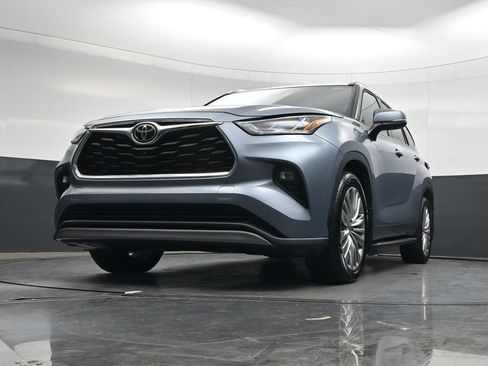 Used 2022 Toyota Highlander Platinum AWD/4WD image 28