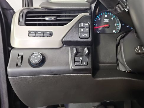 Used 2019 GMC Yukon Denali w/ Denali Ultimate Package RWD image 24
