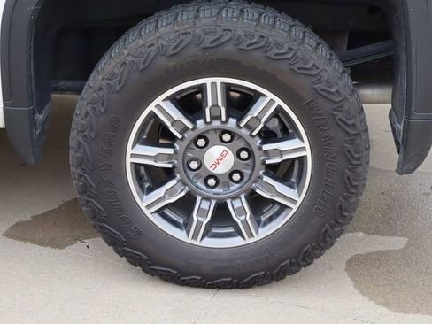 Used 2024 GMC Sierra 1500 AT4 w/ Technology Package AWD/4WD image 31