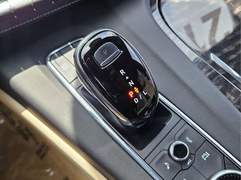 Used 2021 Cadillac Escalade Premium Luxury w/ Driver Assist Tech Package AWD/4WD image 23