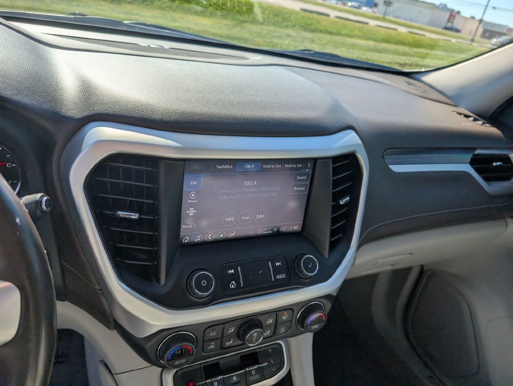 Used 2022 GMC Acadia SLT w/ Technology Package AWD/4WD image 20