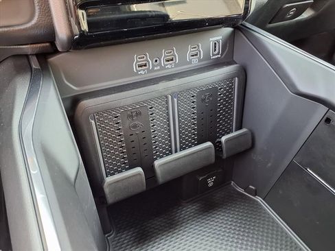 New 2026 RAM 1500 Laramie w/ Night Edition AWD/4WD image 7