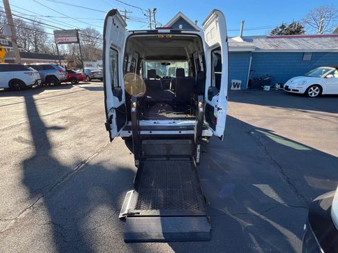 Used 2011 Ford Transit Connect XLT Premium image 19