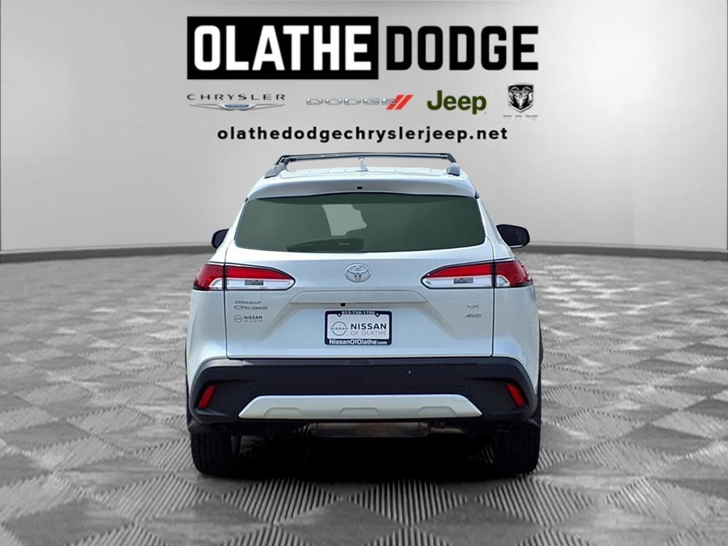 Used 2024 Toyota Corolla Cross LE AWD/4WD image 25