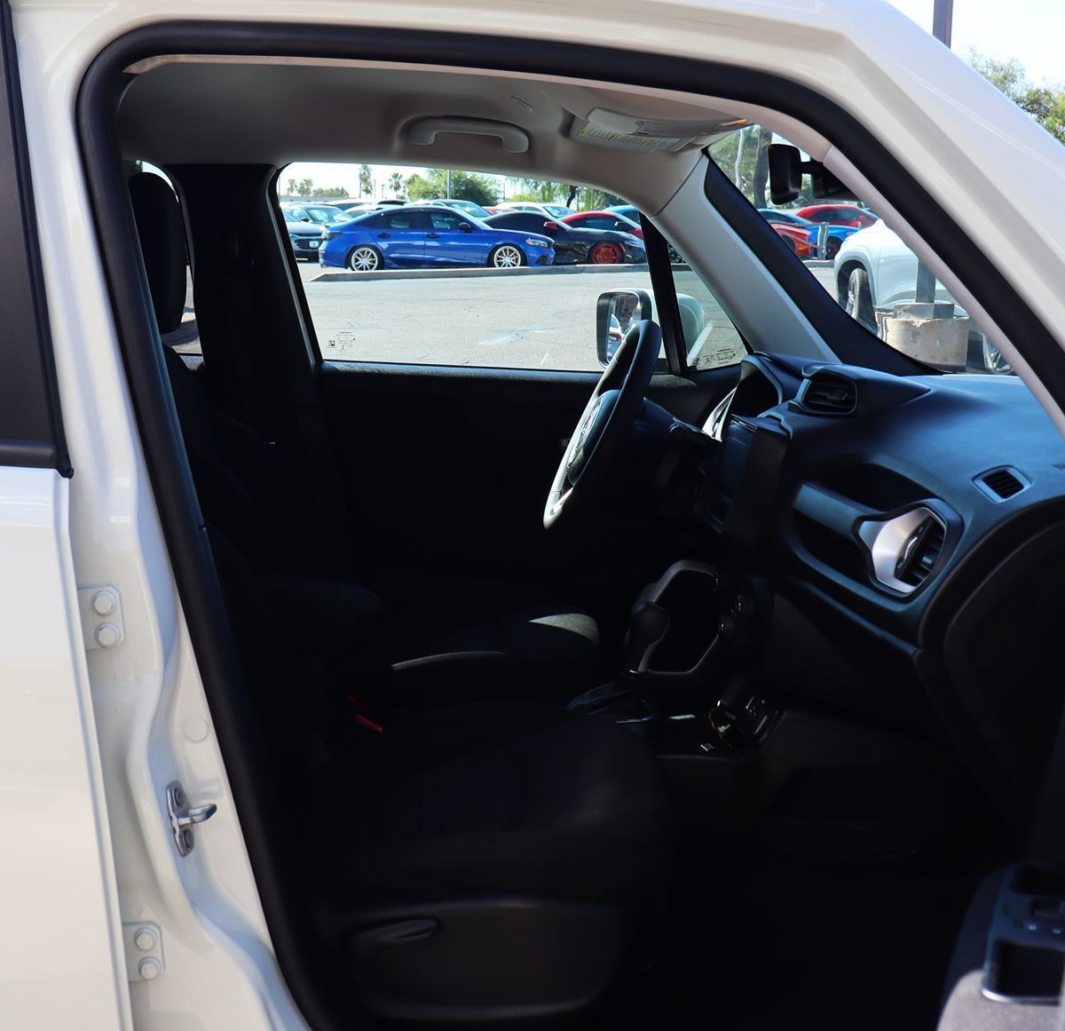 Used 2020 Jeep Renegade Latitude w/ Popular Equipment Group FWD image 30