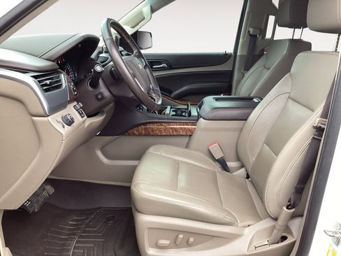 Used 2019 Chevrolet Suburban Premier image 28