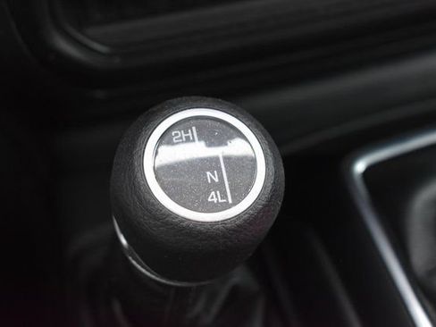 Used 2023 Jeep Gladiator Sport image 28