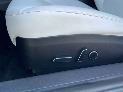 Used 2022 Tesla Model 3 Standard Range image 22