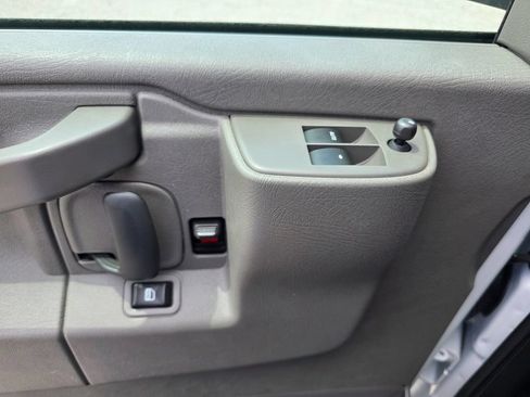 Used 2025 Chevrolet Express 3500 LT w/ LT Preferred Equipment Group RWD image 14