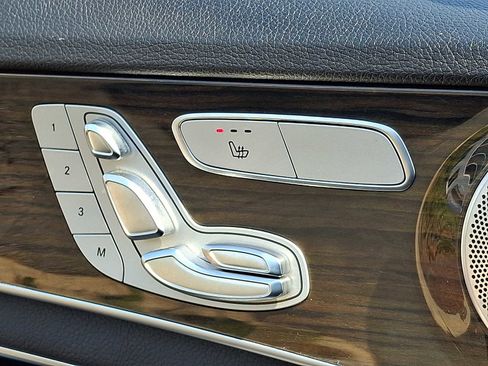 Used 2019 Mercedes-Benz C 300 4MATIC Sedan image 23