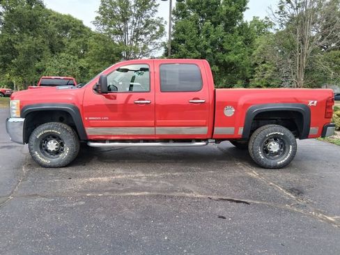 Used 2007 Chevrolet Silverado 2500 LTZ w/ Safety Package AWD/4WD image 3