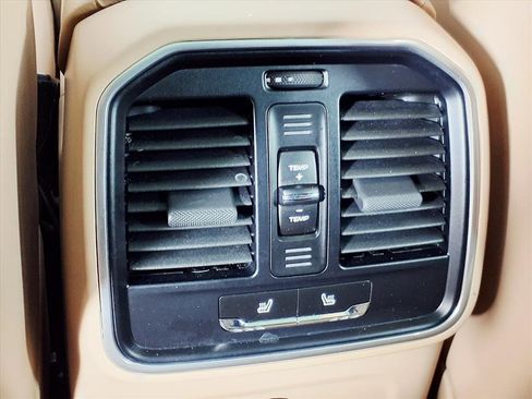 Used 2020 Porsche Macan image 12