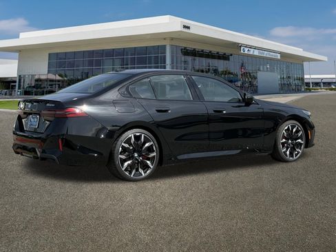 New 2026 BMW 550e xDrive w/ M Sport Professional Package image 11