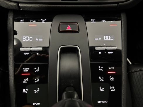 Used 2023 Porsche Macan w/ Premium Package Plus AWD/4WD image 20