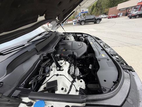 Used 2017 Land Rover Range Rover Sport HSE image 32