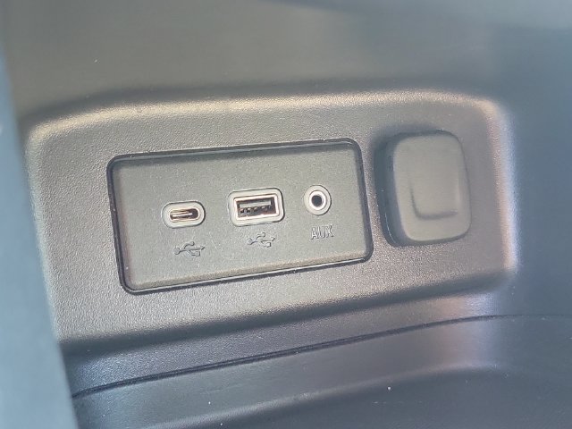 Used 2024 Chevrolet Equinox LT FWD image 18