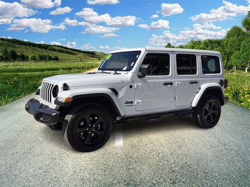 Certified 2022 Jeep Wrangler Unlimited Sahara image 2