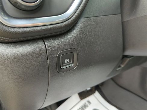 Used 2022 Chevrolet Silverado 1500 LT Trail Boss w/ LT Trail Boss Premium Package image 34