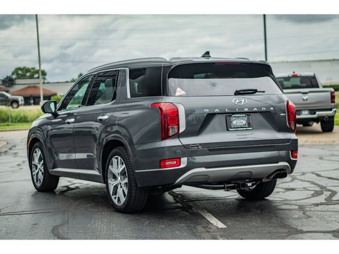 Used 2021 Hyundai Palisade Limited image 3