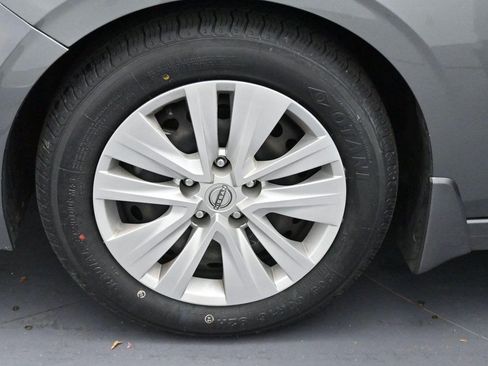 Used 2024 Nissan Sentra S FWD image 32