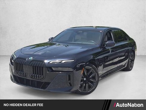 Used 2023 BMW 740i w/ Parking Assistance Package RWD image 1