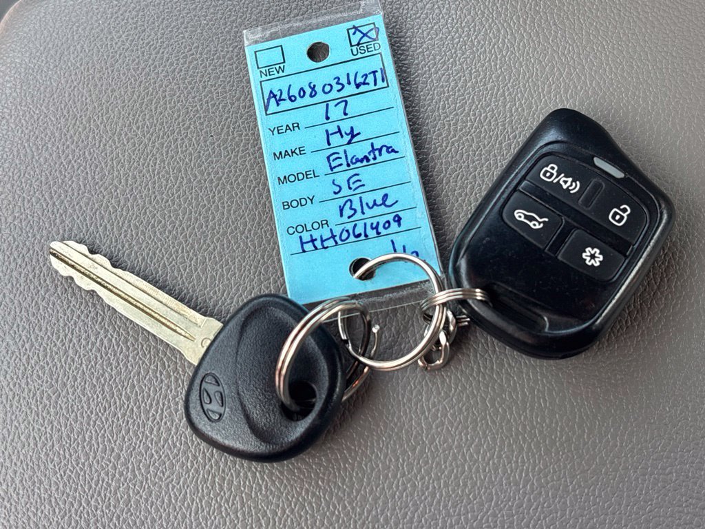 Used 2017 Hyundai Elantra SE FWD image 27
