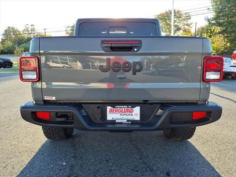 Used 2023 Jeep Gladiator Sport image 8