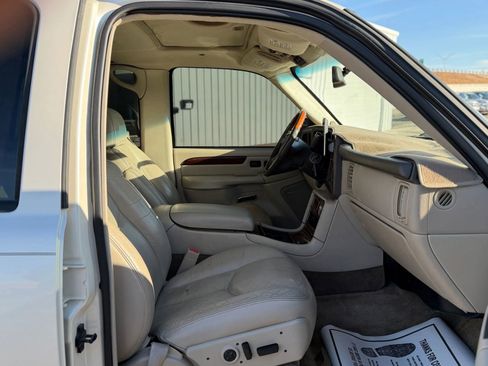 Used 2003 Cadillac Escalade 2WD w/ Marketing Vehicle Package image 9
