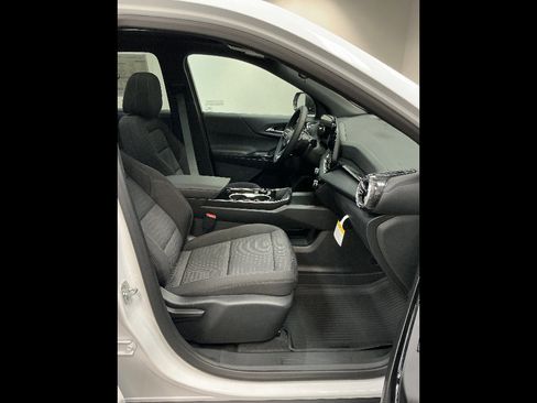 New 2026 Chevrolet Equinox LT image 23