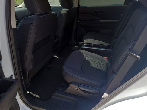 New 2025 Nissan Pathfinder SV w/ SV Premium Package image 8