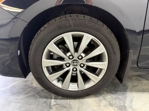 Used 2017 Toyota Camry XLE FWD image 24
