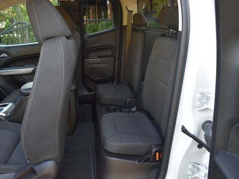 Used 2021 Chevrolet Colorado LT w/ Safety Package RWD image 9