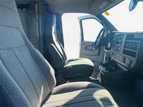 New 2024 Chevrolet Express 3500 w/ Driver Convenience Package image 26