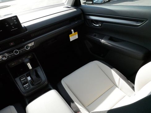 Certified 2026 Honda CR-V EX image 11