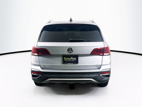Used 2022 Volkswagen Taos SE FWD image 7