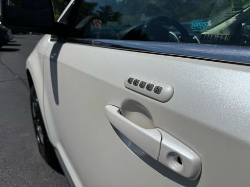 Used 2010 Ford Edge Limited image 15