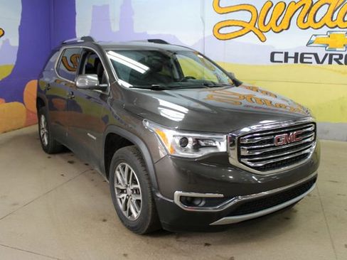 Used 2019 GMC Acadia SLE w/ LPO, Floor Liner Package FWD image 4