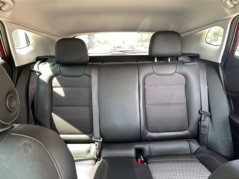 Used 2025 Chevrolet Trax LT FWD image 23