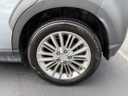 Used 2020 Hyundai Kona SEL Plus FWD image 38