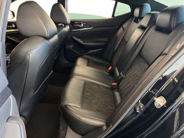 Used 2022 Nissan Maxima SR w/ Sport Mat Group FWD image 32