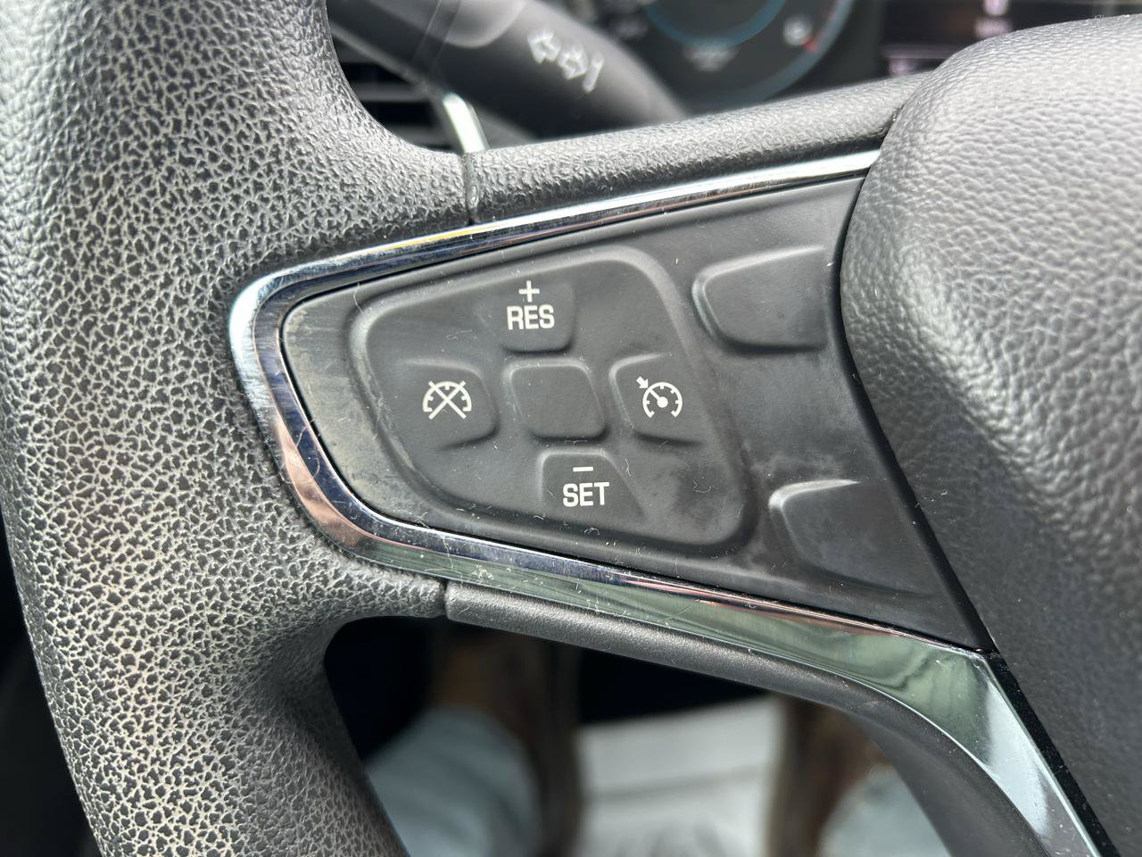 Used 2018 Chevrolet Cruze LT w/ Convenience Package FWD image 18