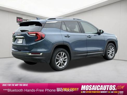 Used 2024 GMC Terrain SLT AWD/4WD image 7