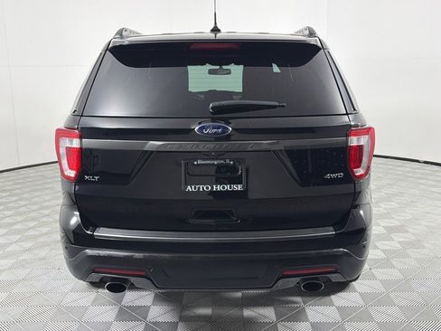 Used 2018 Ford Explorer XLT w/ XLT Appearance Package AWD/4WD image 6