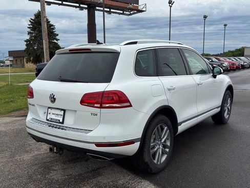 Used 2015 Volkswagen Touareg TDI AWD/4WD image 38