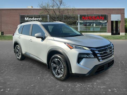 Certified 2025 Nissan Rogue SV w/ SV Premium Package FWD image 5
