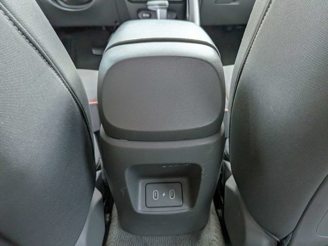 Used 2025 Hyundai Elantra SEL FWD image 12
