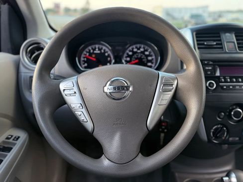 Used 2015 Nissan Versa SV FWD image 24