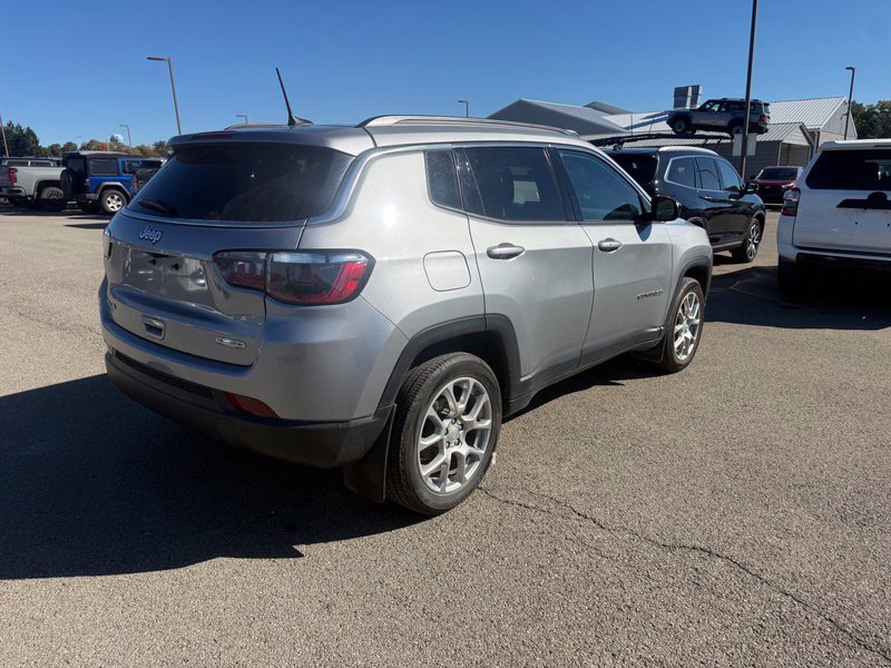 Used 2023 Jeep Compass Latitude AWD/4WD image 15