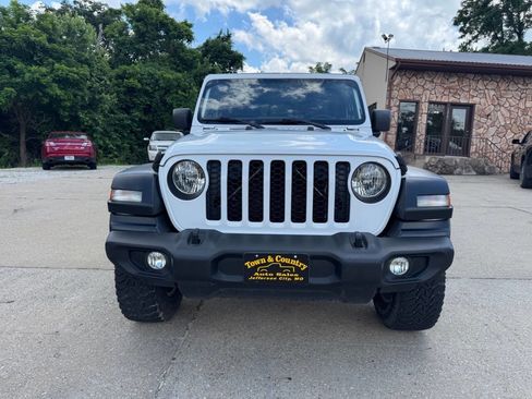 Used 2020 Jeep Gladiator Sport w/ Quick Order Package 24S AWD/4WD image 2