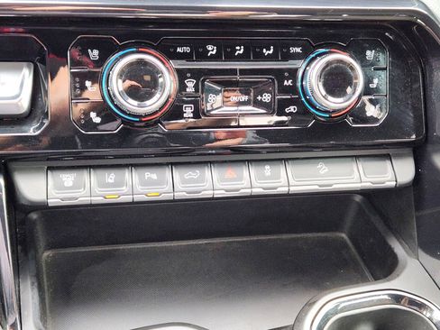 Used 2024 GMC Sierra 2500 AT4 w/ AT4 Preferred Package image 15